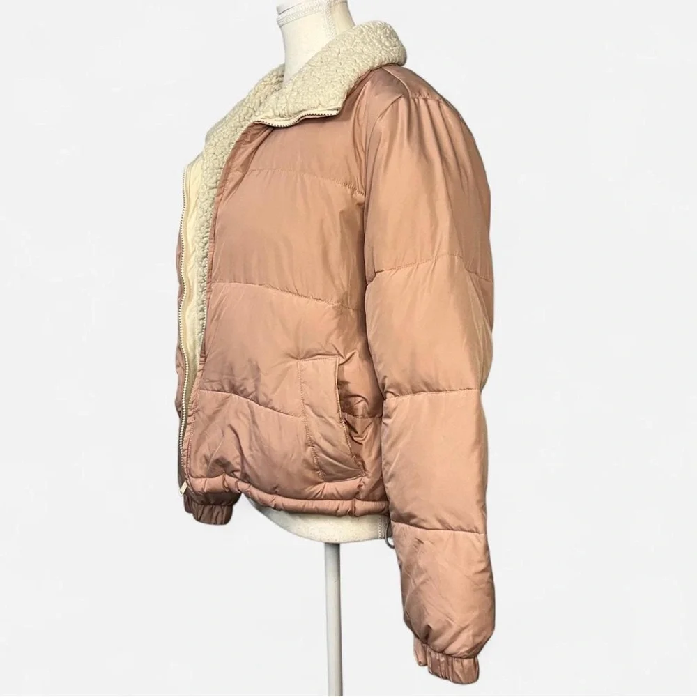 Hollister Women's pink Puffer Jacket with Sherpa Lining‎ Size Large